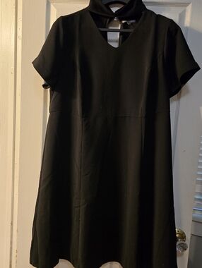 Jessica London Chic Black Short Sleeve Keyhole Cutout Dress